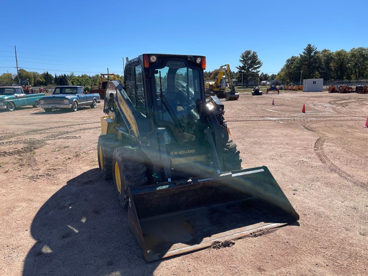 #1959-•-2015-new-holland-l230-skid-steer-image-7