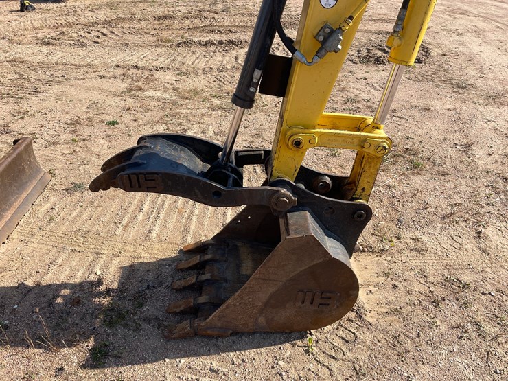 #1904-•-2011-new-holland-e50b-midi-excavator-image-11