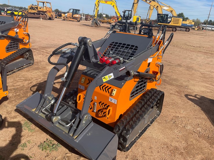 #3207-•-2026-landhonor-lhr-me380r3a-mini-skid-steer-loader-image-1