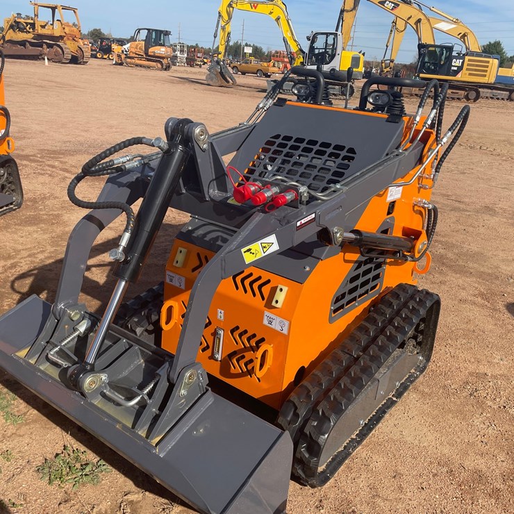 #3207 • 2026 LandHonor LHR-ME380R3A Mini Skid Steer Loader