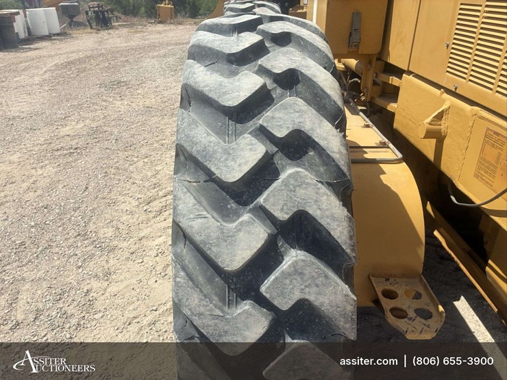 2002-caterpillar-140h-image-48