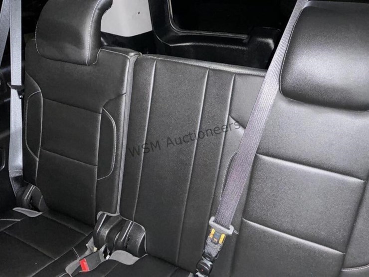 2018-chevrolet-suburban-suv-image-26