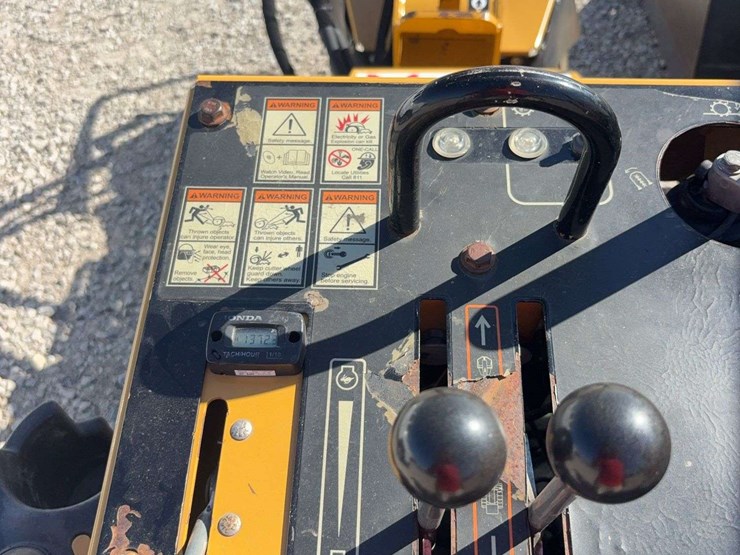 2022-vermeer-stump-grinder-model-sc30tx,-1372-hours,-gas-engine,-s/n--1vrc070npp1006222-image-12