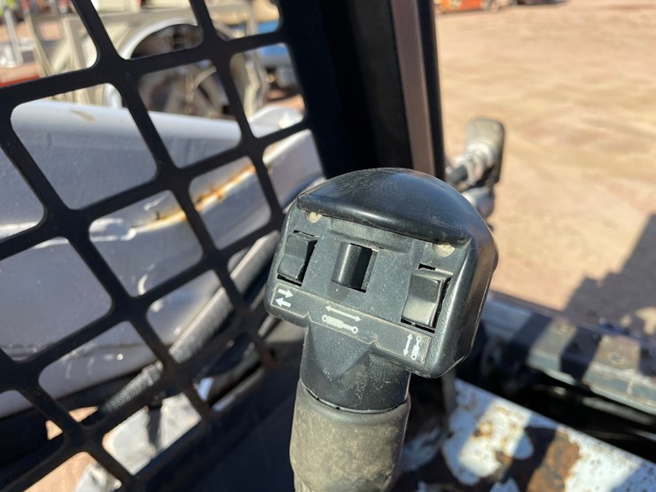 #1880-•-2005-bobcat-s185-turbo-skid-steer-image-23