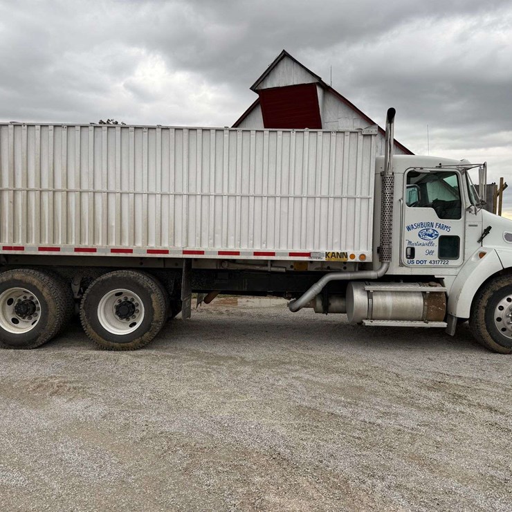 2005 Kenworth Grain Truck, 18ft Bed, Roll Tarp, Cat Engine, 403,000 miles, Automatic, Air Ride Seat, 11r22.5 Tires on rear new last fall, hauls 580 bushel of corn, VIN- 2NKMHD7X05M117672