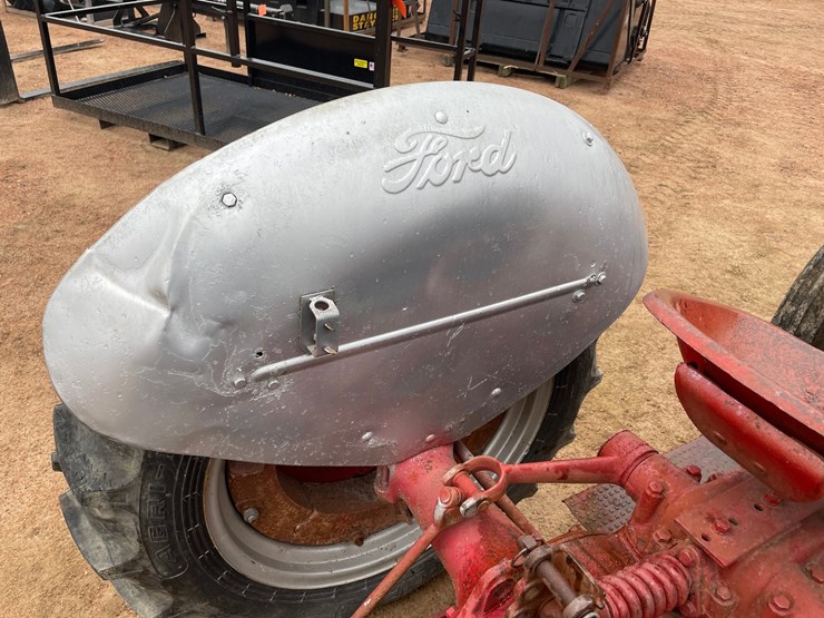 #1856-•-ford-tractor-image-56