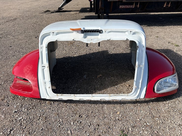 #6944-•-(1)-semi-truck-hood-assembly-image-2