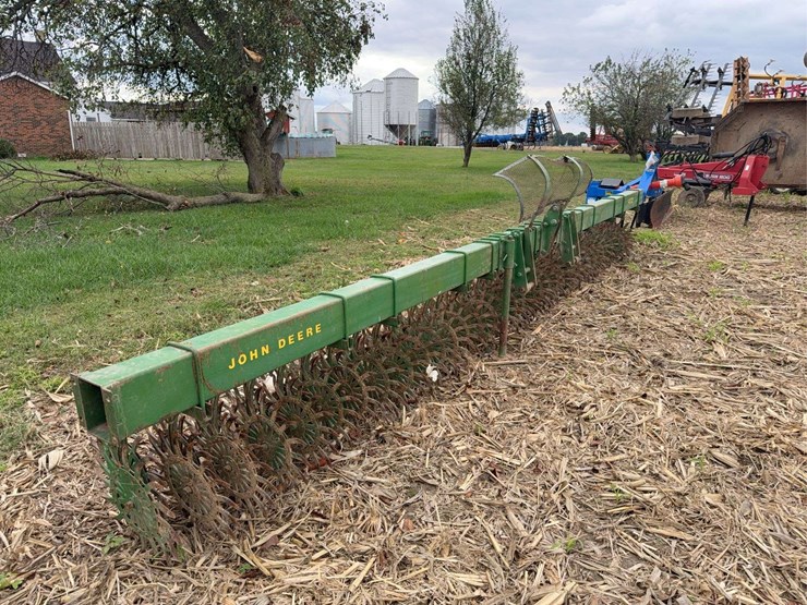 john-deere-400-20ft-rotary-hoe-image-2