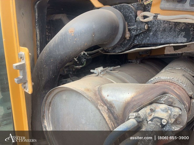 2015-caterpillar-d6t-xl-image-29