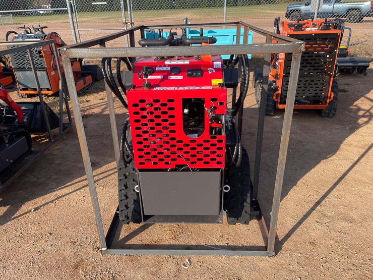#3241-•-agt-ysrt14-skid-steer-loader-image-6