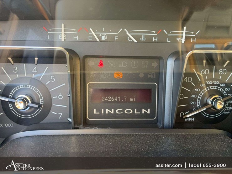 2008-lincoln-navigator-l-image-35