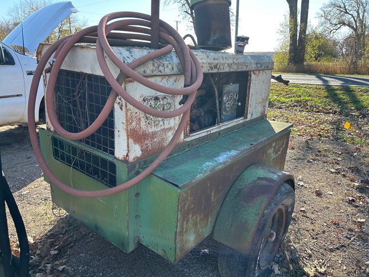 #6936-•-towable-air-compressor-trailer-image-3