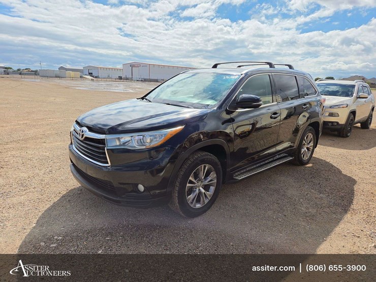 2015-toyota-highlander-xle-image-1