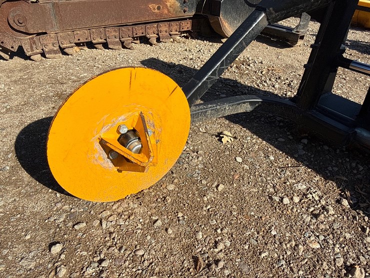 #6943-•-erskine-skid-steer-hydraulic-bale-unroller-attachment-image-10