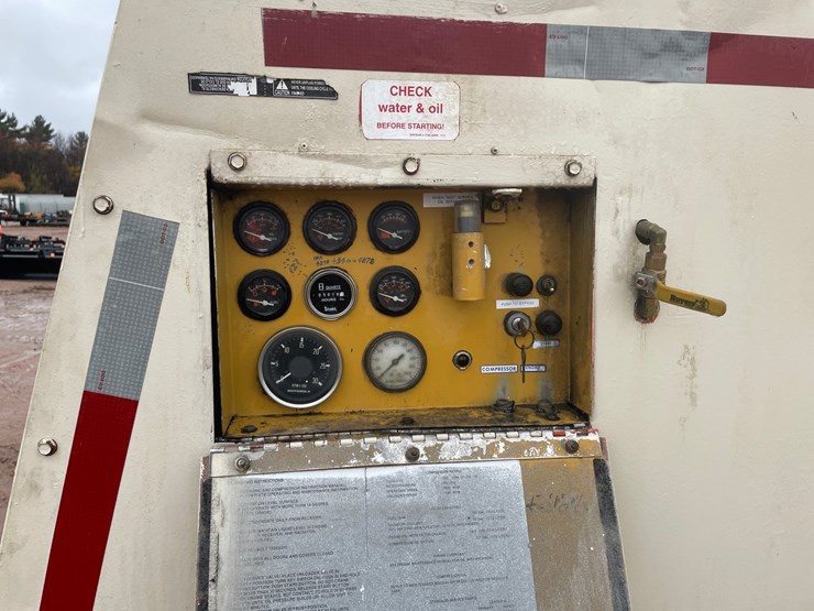 #1853-•-leroi-750-cfm-air-compressor-image-15