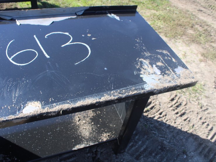 #613-•-28"x60"-kc-work-bench-image-5