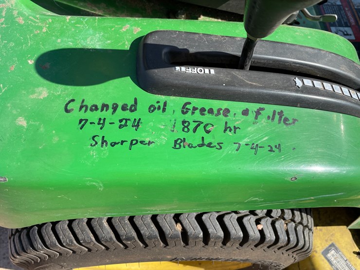 #1010-•-john-deere-gt245-riding-lawn-mower-image-29