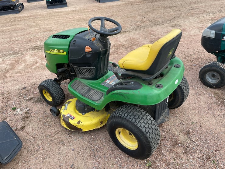 #1011-•-200-john-deere-l110-riding-lawn-mower-image-7
