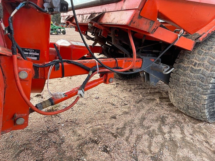 #1019-•-kubota-f2400-4wd-tractor-with-attachments-image-45