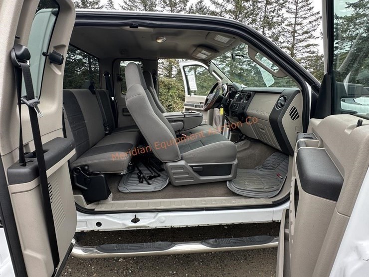 2010-ford-f-250-super-duty-4x4-pickup-image-39
