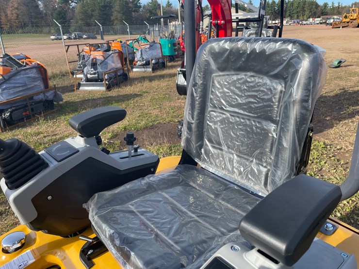 #3223-•-2026-cfg-mx20r-mini-excavator-image-24