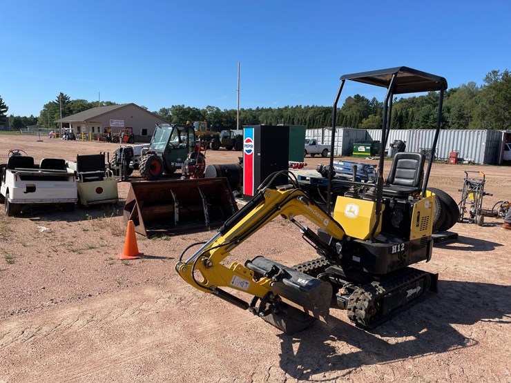 #3248-•-agt-mini-excavator-image-1