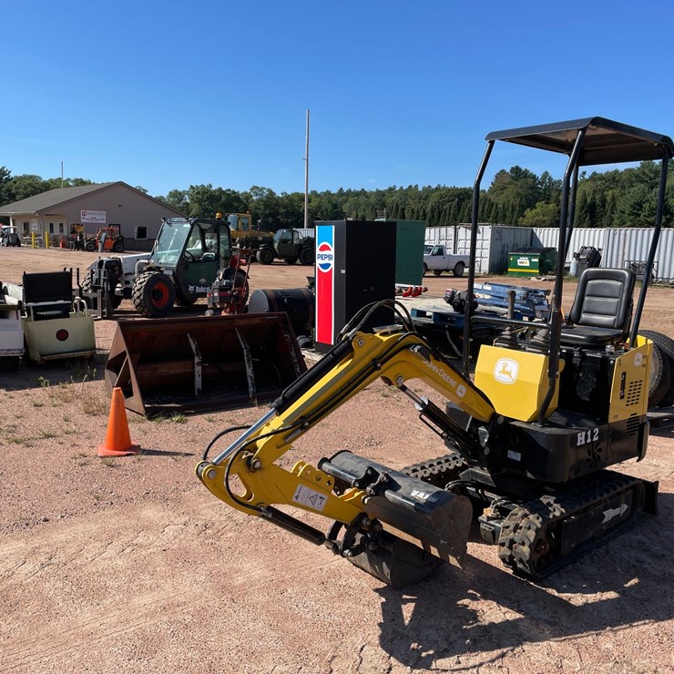 #3248 • AGT Mini Excavator