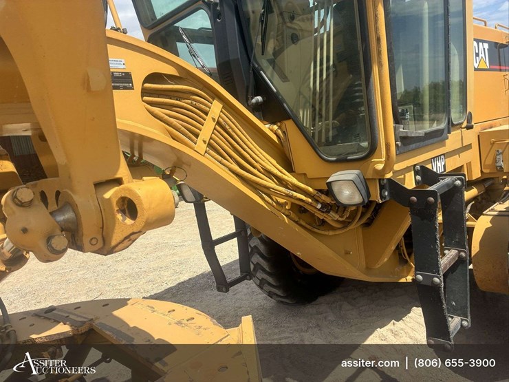 2002-caterpillar-140h-image-12