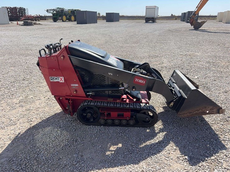 2023-toro-tx427-tracked-dingo-model-22321,-570-hours,-gas-engine,-comes-with-36”-smooth-bucket,-s/n--415182435-image-3