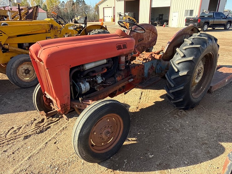 #6926-•-ford-tractor-image-1