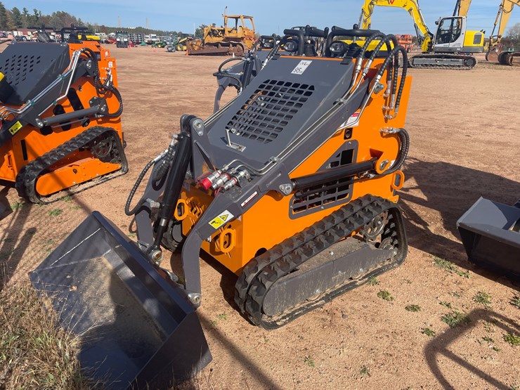 #3206-•-landhonor-mini-skid-steer-loader-image-1