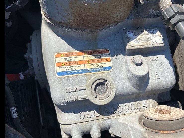 #6945-•-(1)-carrier-7500-x4-transport-refrigeration-unit-housing-image-11