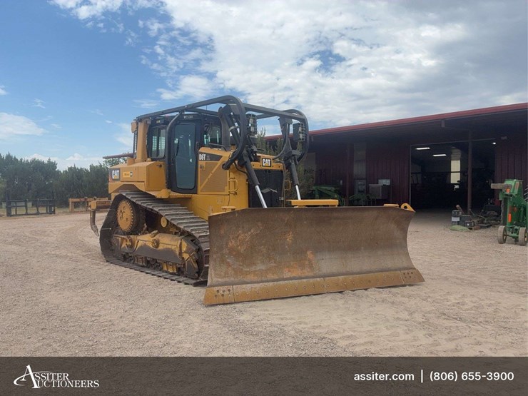 2015-caterpillar-d6t-xl-image-2