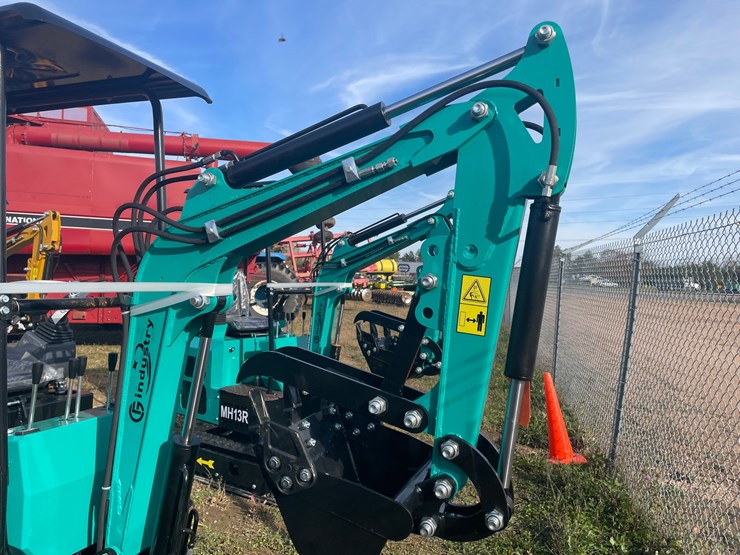 #3233-•-2026-cfg-kt13r-mini-excavator-image-19