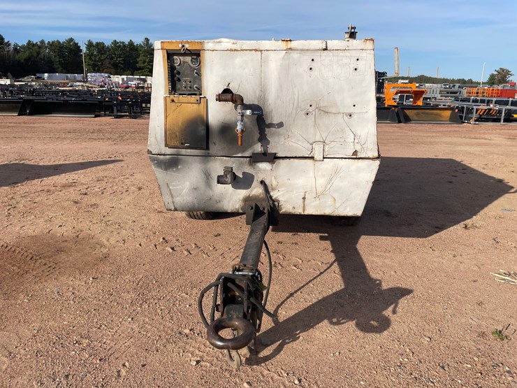 #1896-•-sullair-185-towable-air-compressor-image-2