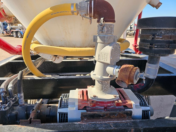 2008-shopbuilt-t/a-cement-mixing-trailer-image-5