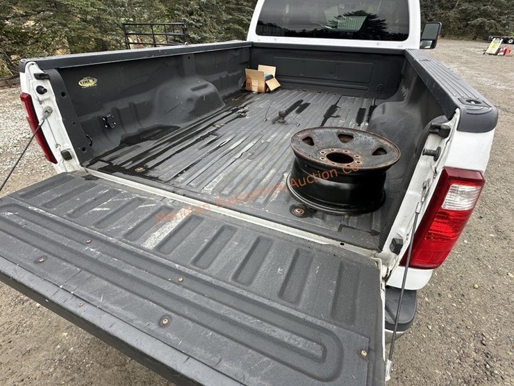 2010-ford-f-250-super-duty-4x4-pickup-image-9