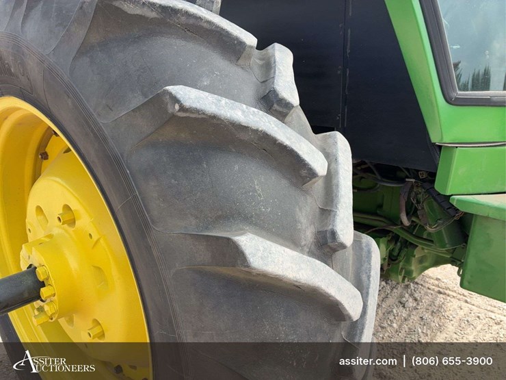 1980-john-deere-4440-image-33