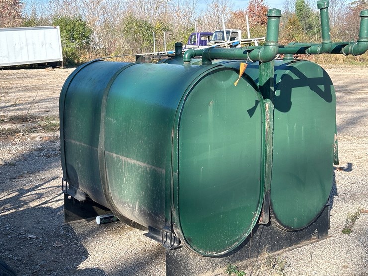 #6939-•-green-steel-waste-oil-storage-tanks-with-skid-base-image-1