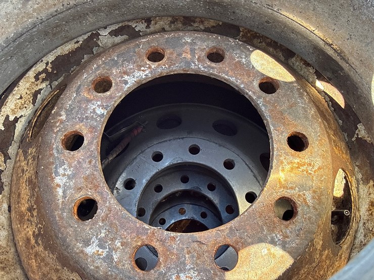 #6981-•-(5)-commercial-truck-tires-with-wheels-image-6
