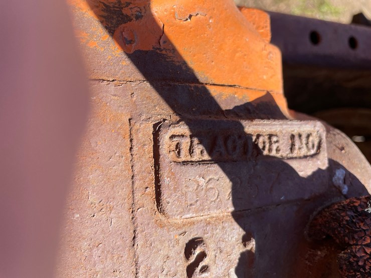 #1950-•-allis-chalmers-b-wide-tractor-image-24