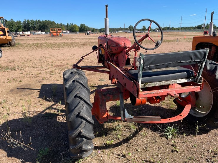 #1951-•-allis-chalmers-b-wide-tractor-image-10