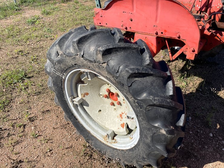 #1951-•-allis-chalmers-b-wide-tractor-image-46