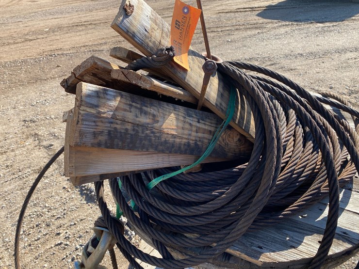 #6948-•-(1)-steel-wire-rope-cable-on-wooden-spool-with-swivel-hook-image-4