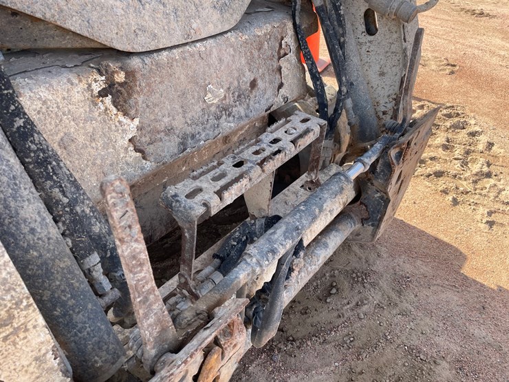 #1863-•-2017-bobcat-t450-tracked-skid-steer-image-11