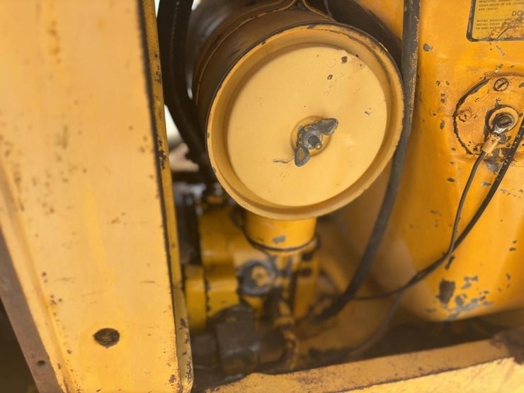 deere-300b-image-13