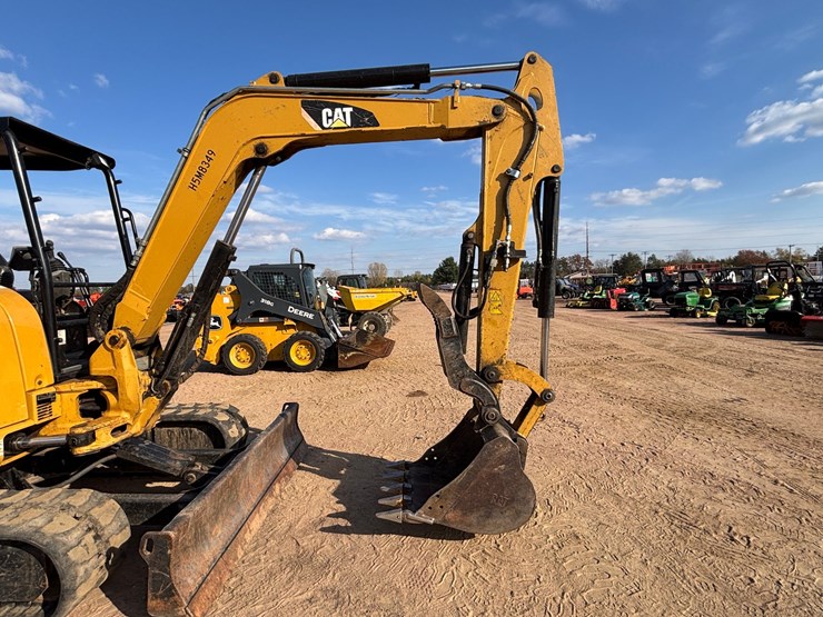 #1917-•-cat-305e2-cr-mini-excavator-image-14