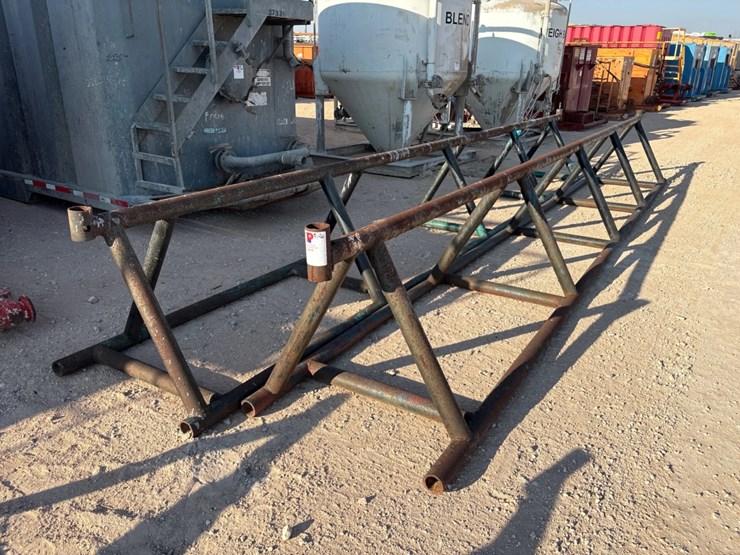 (2x$)-25’-x-36”-triangle-pipe-racks-image-1