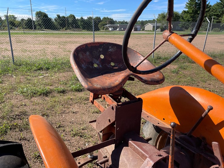 #1950-•-allis-chalmers-b-wide-tractor-image-45