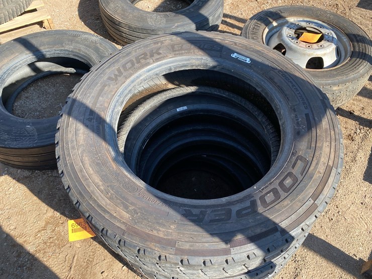 #6963-•-(4)-225/70r19.5-commercial-truck-tires-image-2